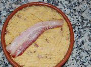 Una foto de chicharrones de panceta de cerdo