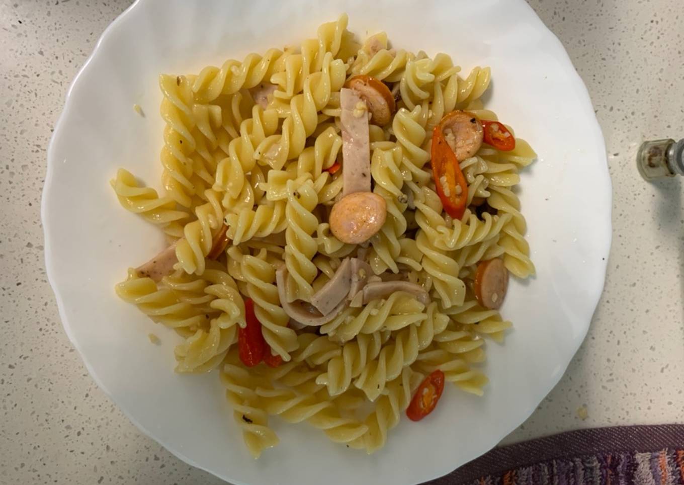 Pasta fusilli aglio olio