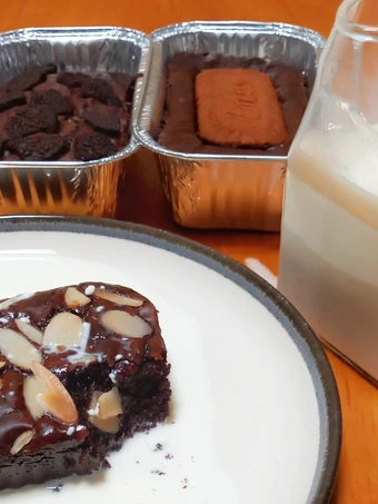 Langkah Mudah untuk Menyiapkan Resep Shiny and fudge brownies yang Sempurna Anti Ribet, Lezat