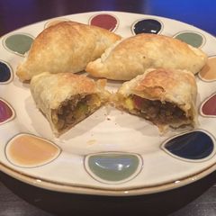 A picture of Argentinian Carne Empanadas.