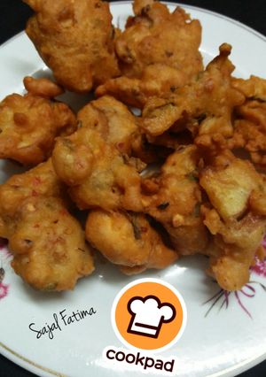 A picture of Potato Onion Pakora ( Aalo Piyaz kay Pakoray.