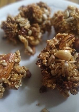 Una foto de Granola energy balls