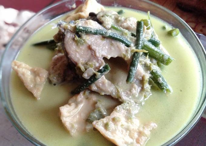 Gulai ikan plus kacang panjang dan tahu