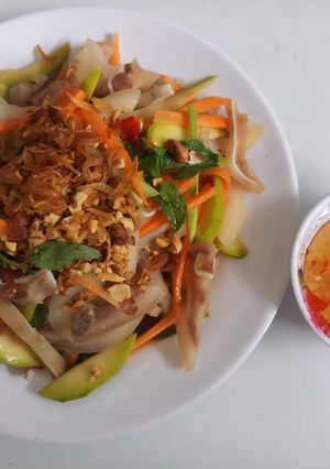 Hình của món Tai heo thái.