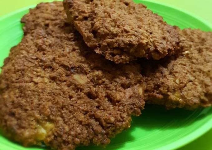 Crunchy Banana Oat Cookies