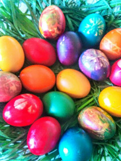 Una foto de Huevos de Pascua pintados