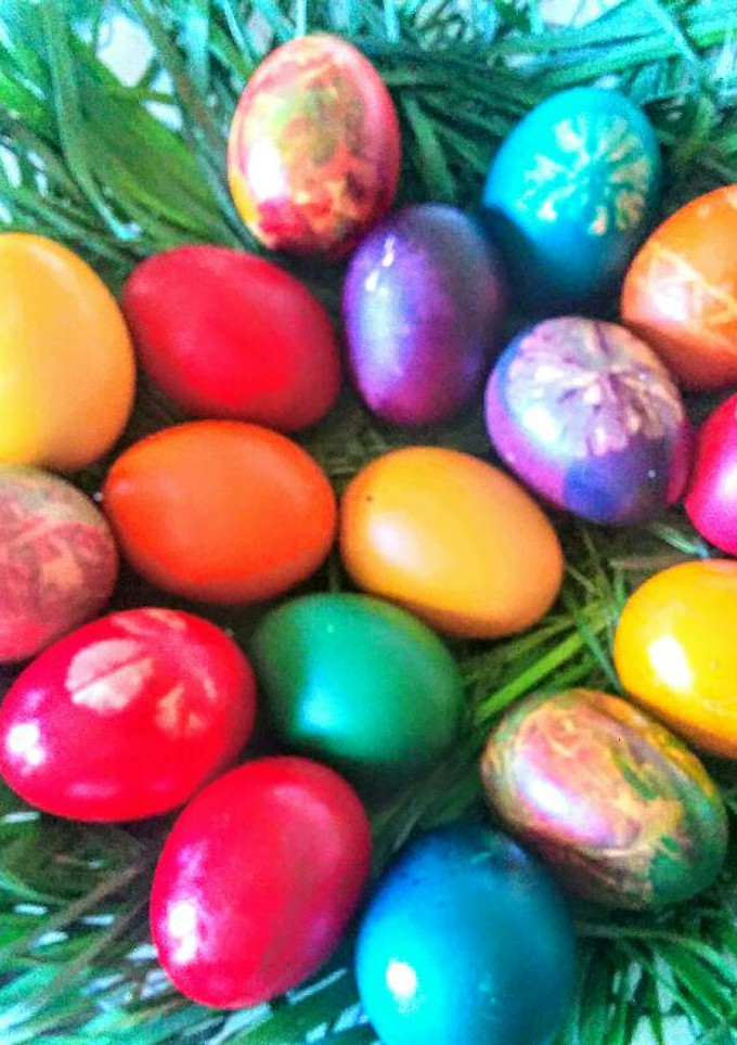 Una foto de Huevos de Pascua pintados