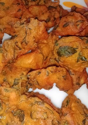 A picture of Methi palak bhajiya.