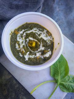 পালং পনির (Palang paneer recipe in Bengali) রেসিপির প্রধান ছবি