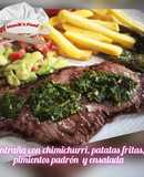 Entraña con chimichurri y patatas fritas