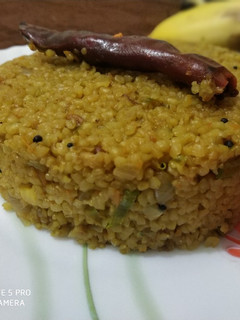 A picture of Broken Wheat Upma.