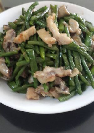 Hình của món Đậu đũa xào dồi trường.