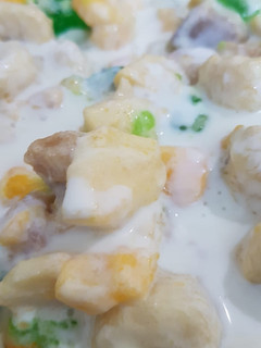 A picture of Creamy fruit salad #EidMeetup.