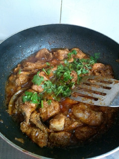 கோழி மசாலா வறுவல் (Kozhi masala varuval recipe in tamil) செய்முறை முக்கிய புகைப்படம்