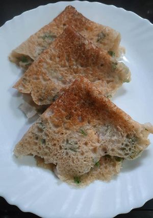 A picture of Wheat Rava Dosa.