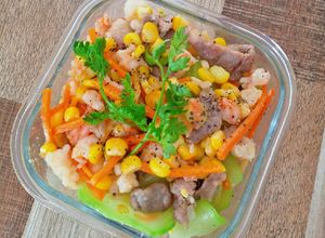 Hình của món Mì ống xào tôm thịt.