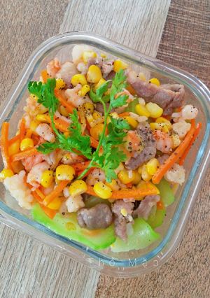 Hình của món Mì ống xào tôm thịt.