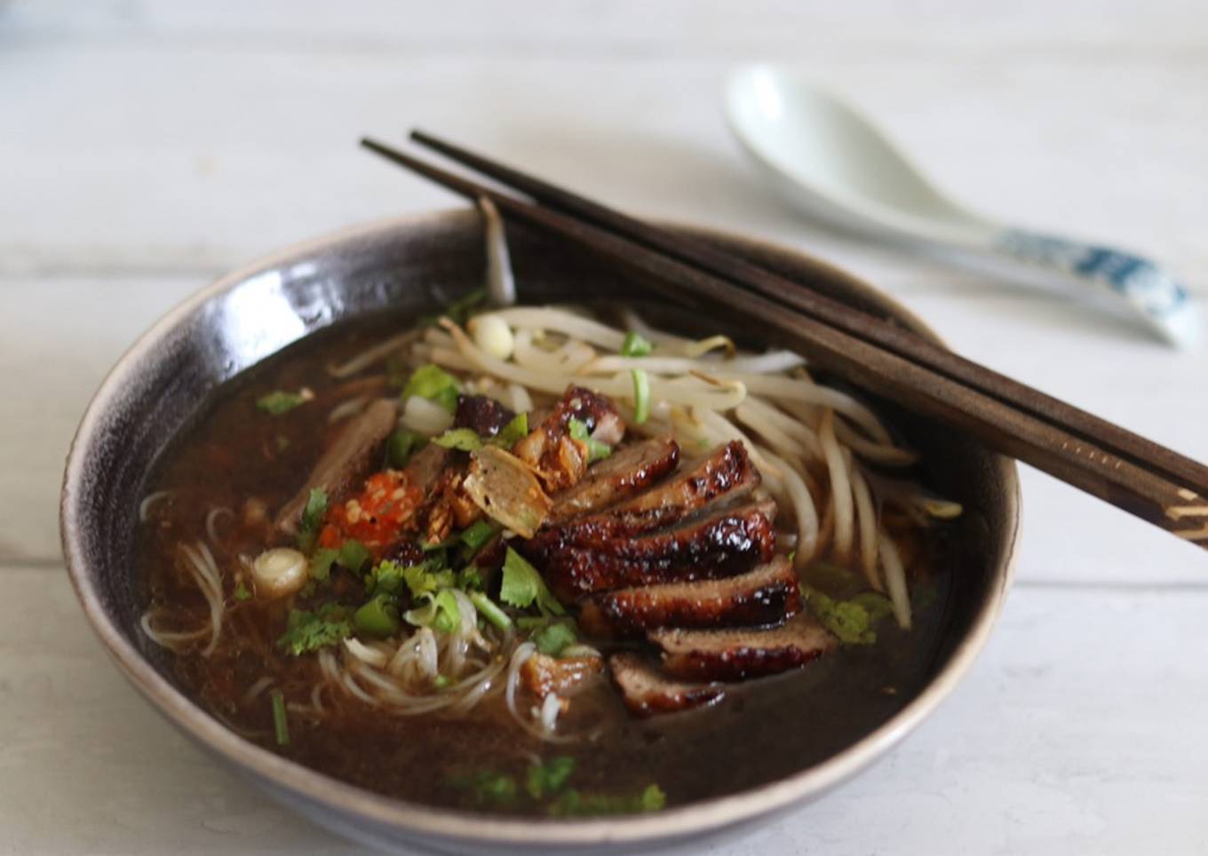 Keaw Teaw Ped Yang - Five Spiced Roasted Duck noodles