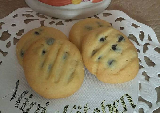 Butter Cookies with Choco Chips