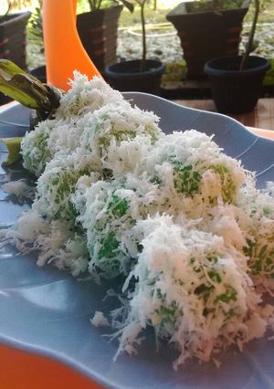 Foto resep Klepon / kue melako lumer gula nya