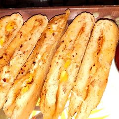 A picture of Garlic bread.