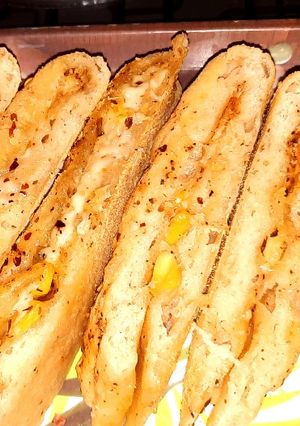 A picture of Garlic bread.