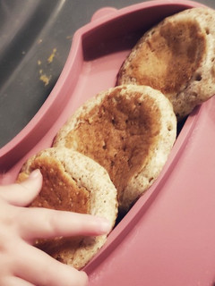 Una foto de 👶🏻 Tortitas integrales con bebida de avena (BLW)