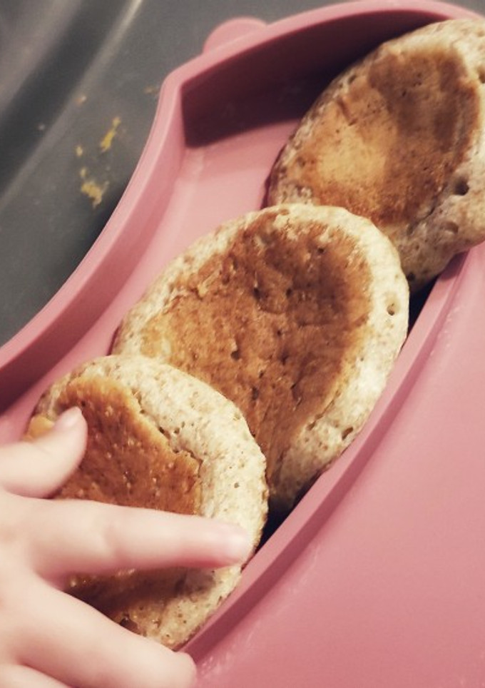 Una foto de 👶🏻 Tortitas integrales con bebida de avena (BLW)