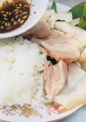 Hình của món Thịt luộc chấm tương.