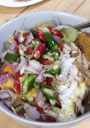 Foto resep Ayam suir sambal matah ricebowl