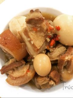 Hình của món Thịt kho tàu.