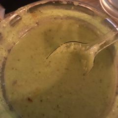 A picture of Green chutney.