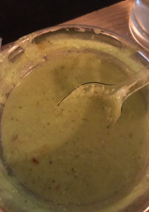 A picture of Green chutney.