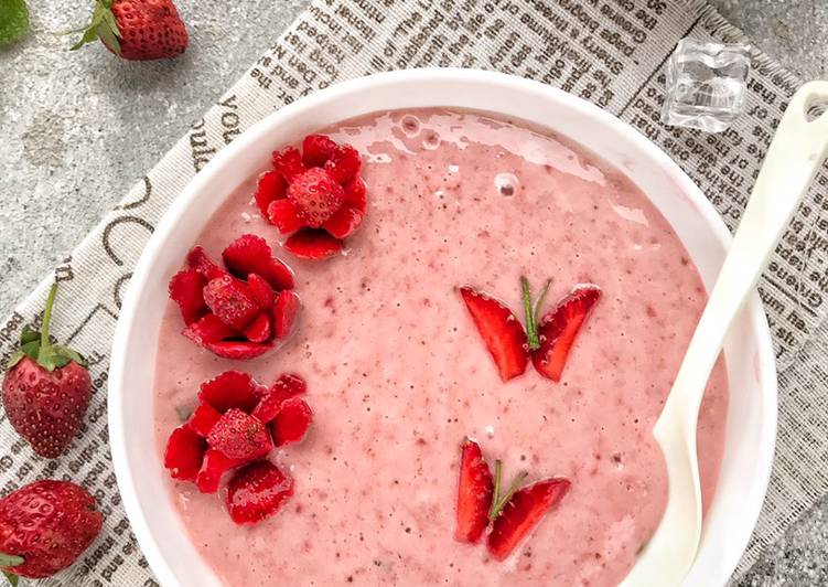 Cara menyajikan Banana-strawberry Smoothies  Mudah