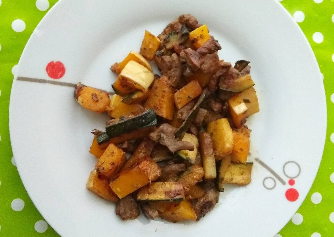 Hígado con calabaza y calabacín
