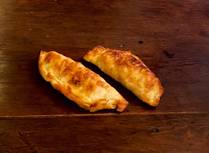 Una foto de Empanadas de manzana acaramelada