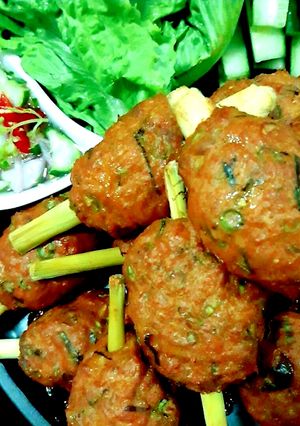 รูปของ ทอดมันหมูเด้งพันตะไคร้ (แบบอบ) Tod Mon Moo / thai spicy pork cake with lemongrass