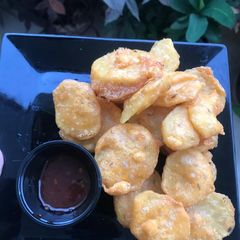 A picture of Aalu ke pakoray.