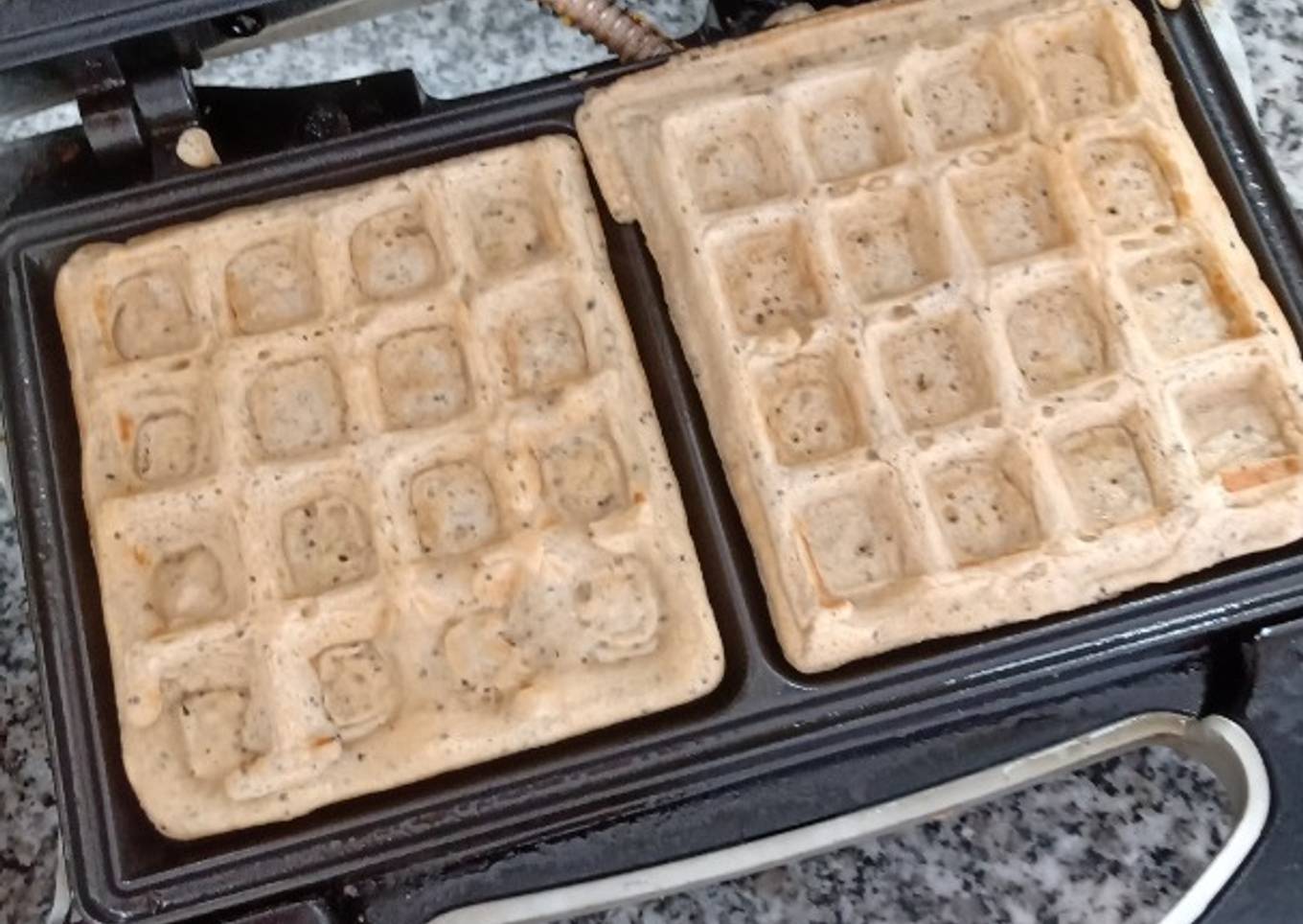 Waffles saludables de lima y amapolas bajas calorías (90cal por Porción)