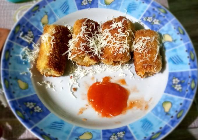 Resep Roti goreng isi sosis yang Enak