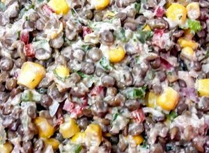 Una foto de Ceviche de atún con Lentejas Pardinas...!,🎉🎊🎎🎶🎷