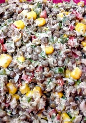 Una foto de Ceviche de atún con Lentejas Pardinas...!,🎉🎊🎎🎶🎷