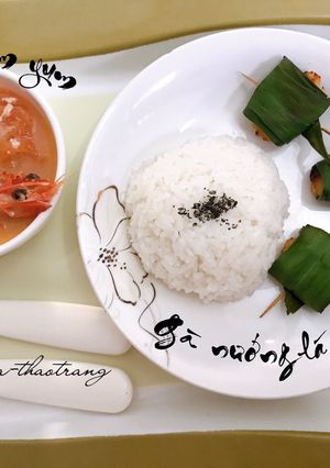 Hình của món Ăn dặm: gà nướng lá dứa, canh tomyum.