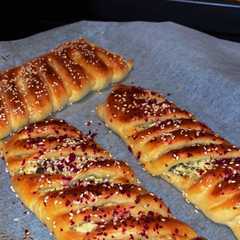 فطاير حشوة التونا والذرة🥖🍲-レシピのメイン写真