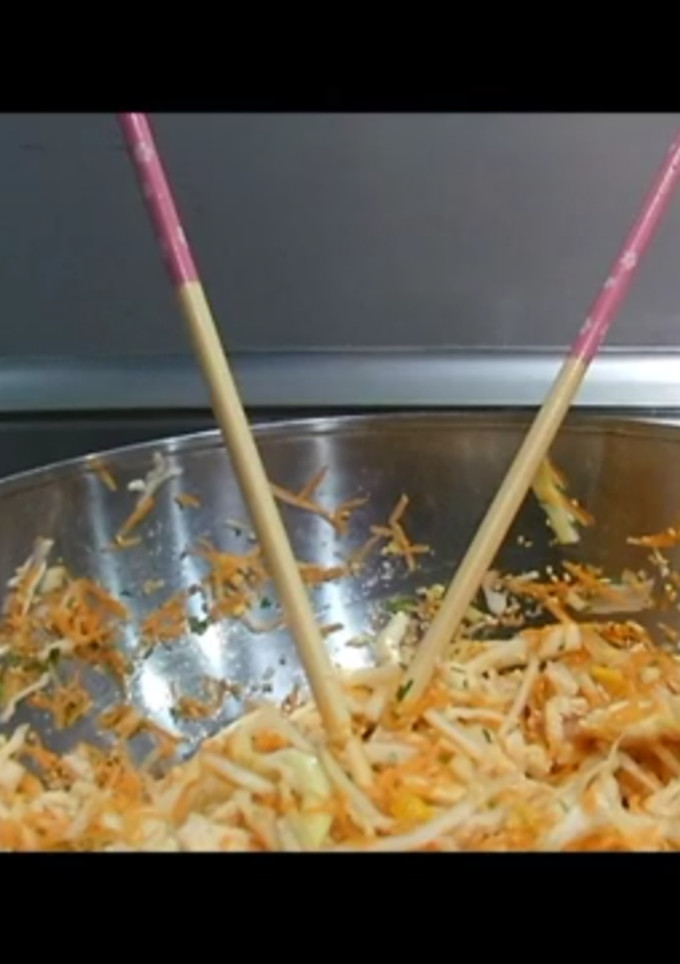 Una foto de Ensalada toques chinos para dietas de adelgazamiento