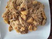 Una foto de setas enoki