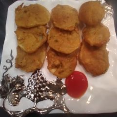 A picture of Aloo kay pakoray.