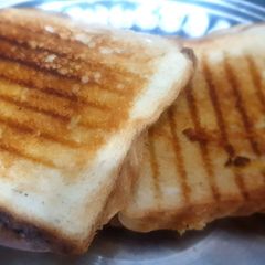 A picture of Malai veg sandwich.