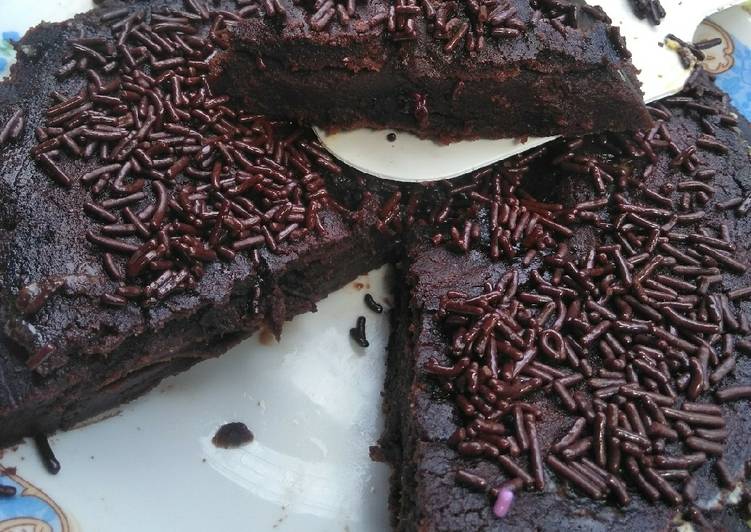 Langkah Mudah untuk Menyiapkan Cake Biskuit Cokelat, Lezat Sekali