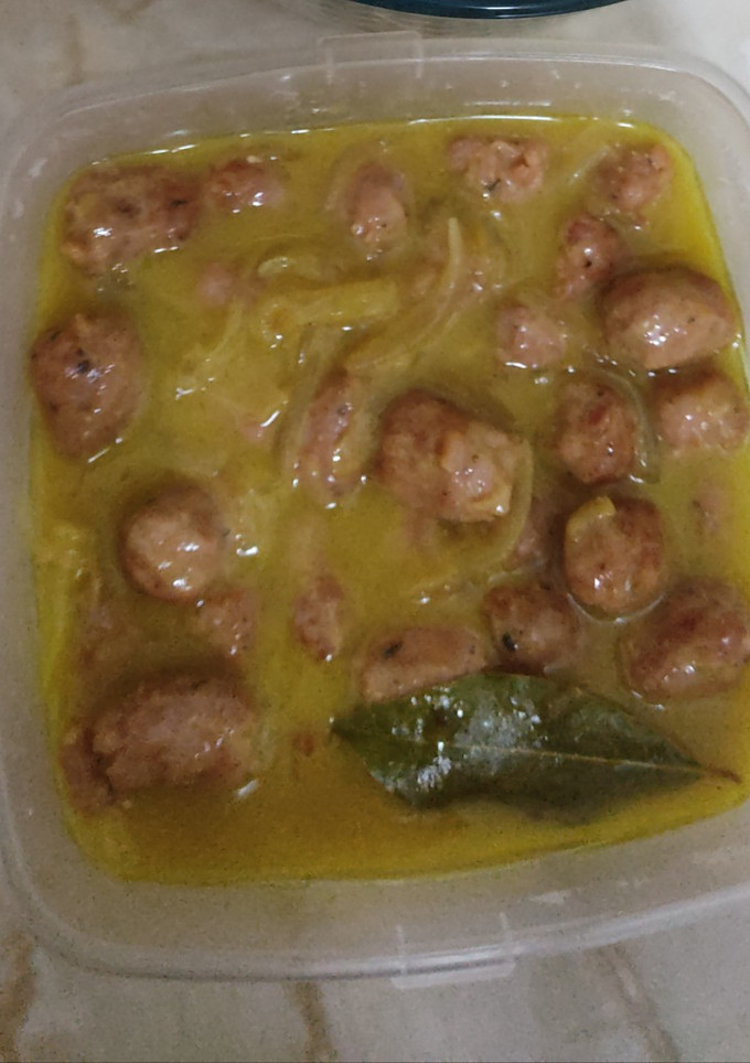 Una foto de Salchichas con vino